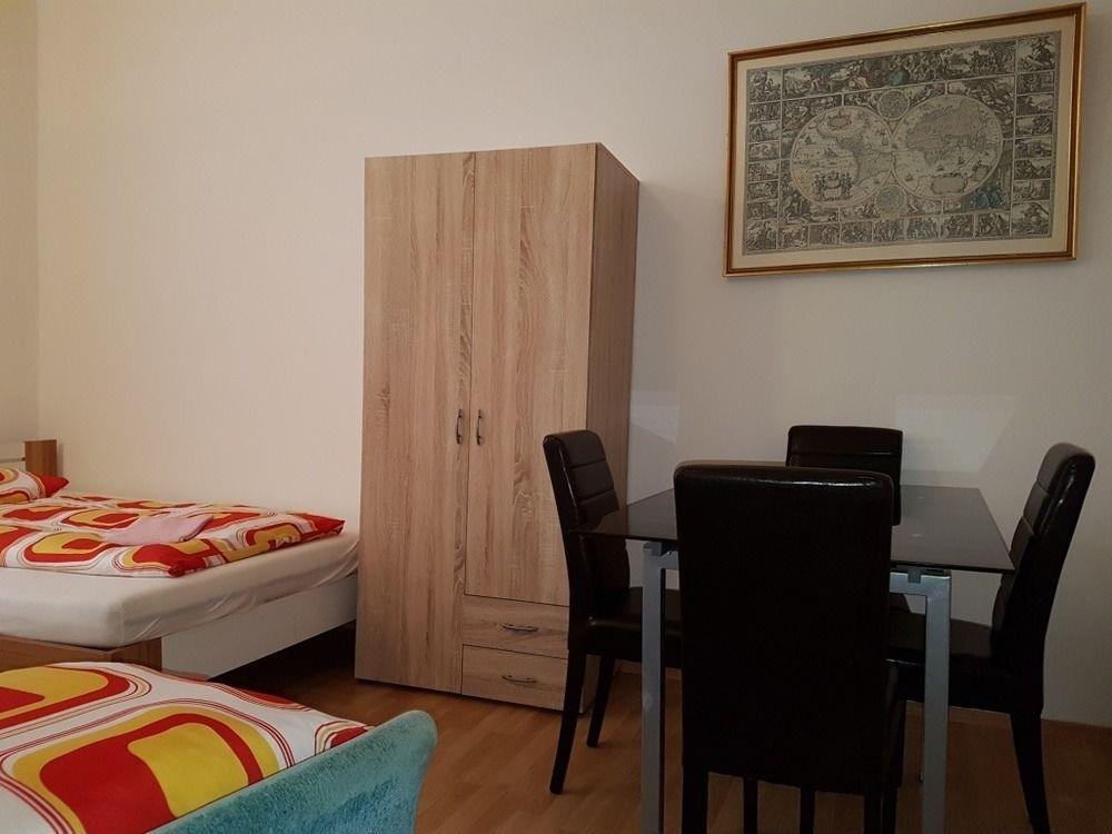 Raisa Randhartingergasse 12 Hotel
